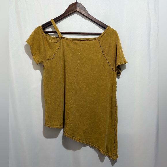 Free People XS Off Shoulder Cut Out Tee Mustard Short Sleeve Asymmetrical Top - Picture 3 of 5